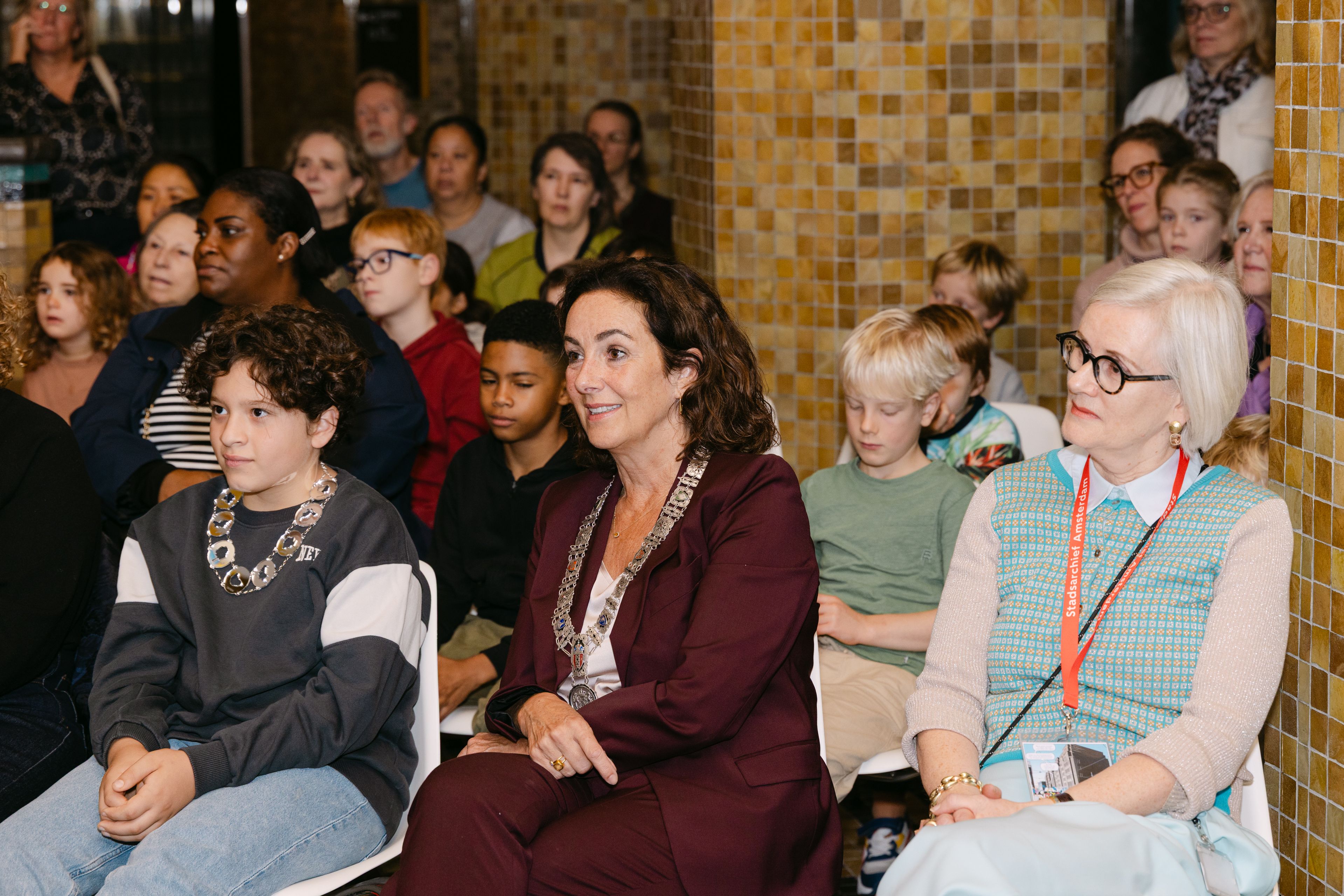 Onthulling van de Donald Duck-editie 750 jaar Amsterdam in het Stadsarchief, beeld 6