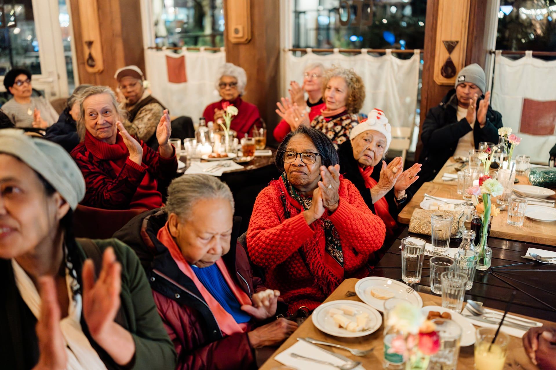 Kerstdiner van Stichting SAN voor buurtbewoners in Amsterdam-Oost, beeld 15
