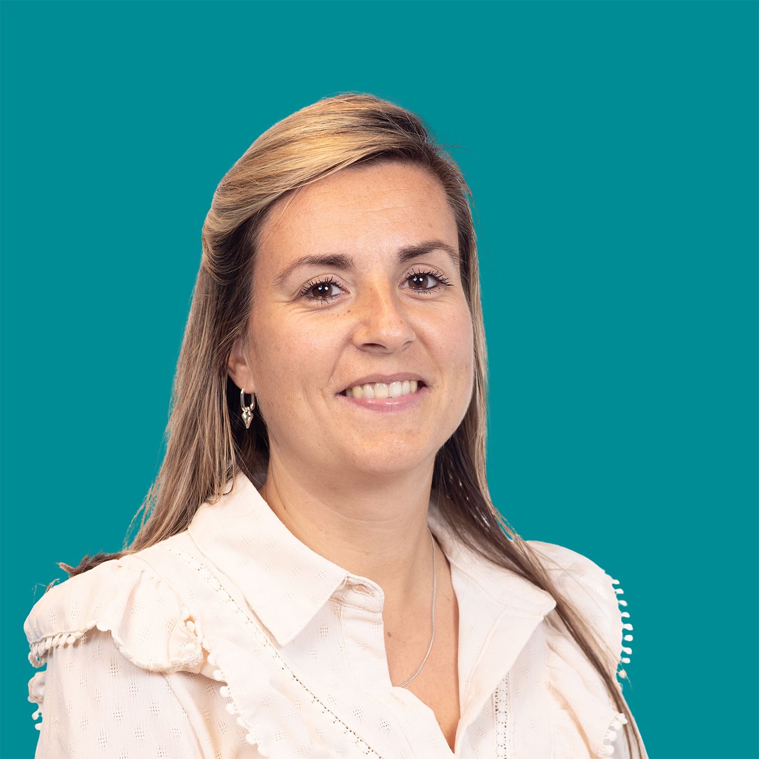 Bedrijfsportret van een medewerker van InnQ Installaties, gefotografeerd voor uniforme LinkedIn-profielen