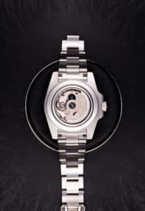 Productfotografie van een horloge, achterkant zichtbaar met mechanisch uurwerk. JVD_9336. Joep van Drunen Photography