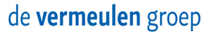 Logo van De Vermeulen Groep, blauw op grijze achtergrond. Zakelijke fotografie door Joep van Drunen Photography.